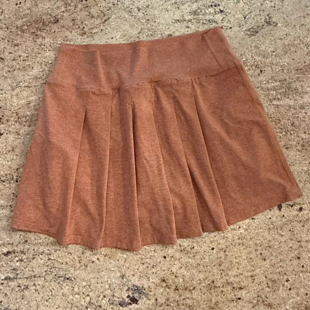 Vuori Heathered Rust Skater Skirt - Picture 2 of 8